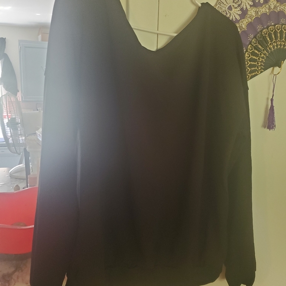 Women's sweatshirt,  it has love letters . - Picture 2 of 3